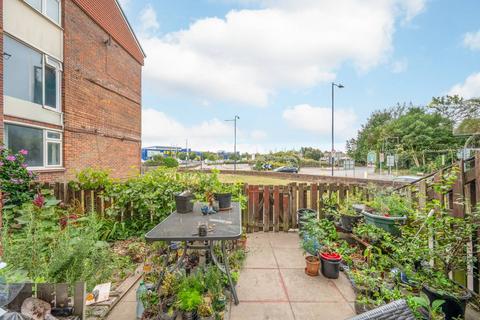 1 bedroom flat for sale, Bentham Walk, Neasden, London, NW10