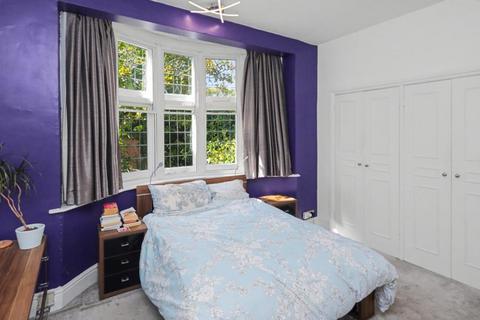 undefined, Kingsdowne Road, Surbiton KT6