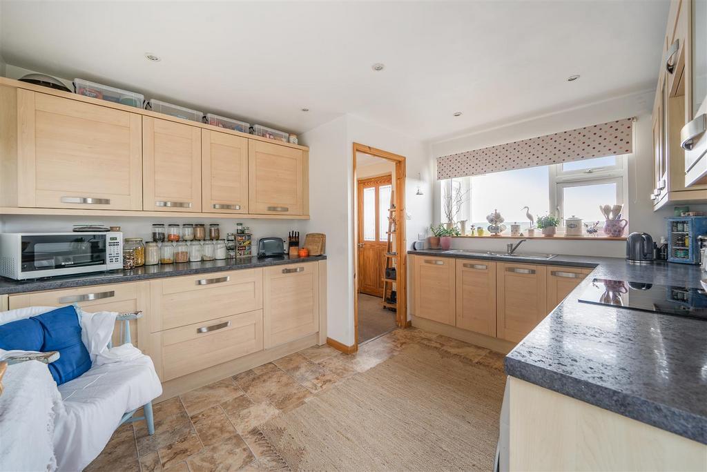 Henlake Kitchen.jpg