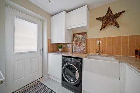 1 Bragg Court, Leeds, LS16 8FZ