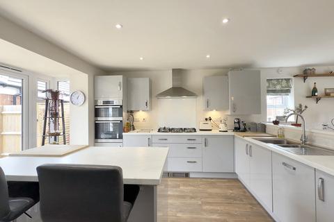 4 bedroom detached house for sale, Wright Street, Hugglescote, LE67