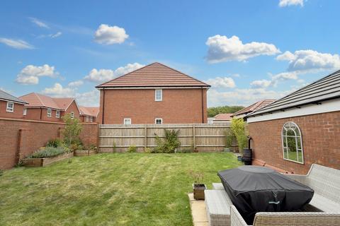 4 bedroom detached house for sale, Wright Street, Hugglescote, LE67