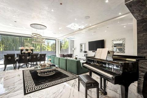 undefined, Waggon Road, Barnet, EN4