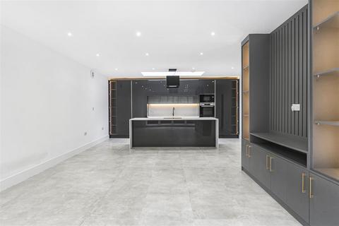 undefined, Madeley Road, Ealing W5
