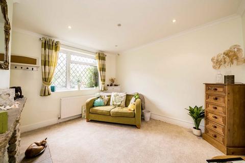 undefined, Waverley Road, Weybridge KT13