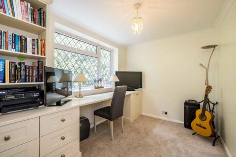 undefined, Waverley Road, Weybridge KT13