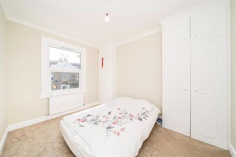 3 bedroom flat for sale, Fielding Street, London SE17