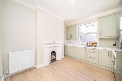3 bedroom flat for sale, Fielding Street, London SE17