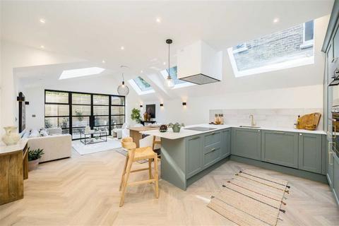 2 bedroom flat for sale, Goodwin Road, London W12