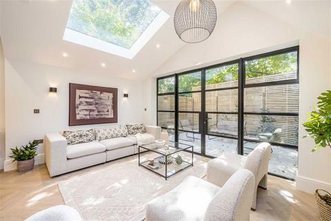 2 bedroom flat for sale, Goodwin Road, London W12