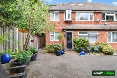 1, Deepdene Torrington Park, London, N12 9PL