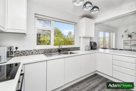 1, Deepdene Torrington Park, London, N12 9PL