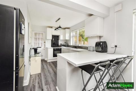 1, Deepdene Torrington Park, London, N12 9PL