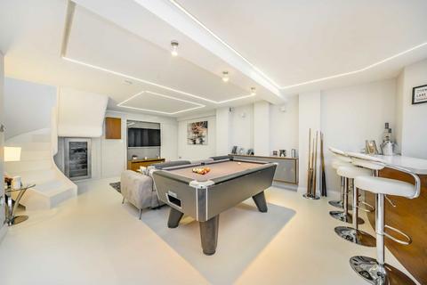 15 Aubert Road, London, N5 1TX