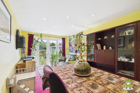 44 Lavender Road, Basingstoke, RG22 5NL