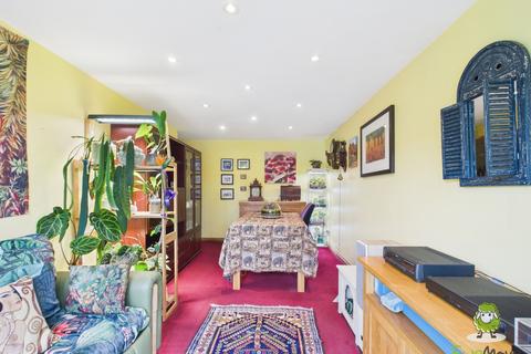 44 Lavender Road, Basingstoke, RG22 5NL