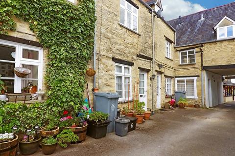 2 bedroom terraced house to rent, High Street, Witney OX28