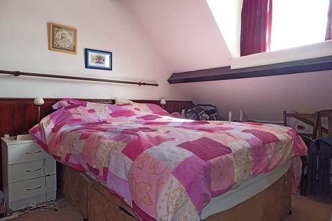 2 bedroom terraced house to rent, High Street, Witney OX28