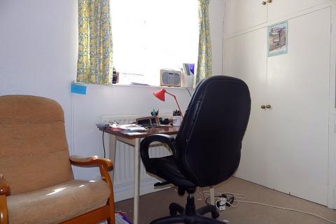 2 bedroom terraced house to rent, High Street, Witney OX28