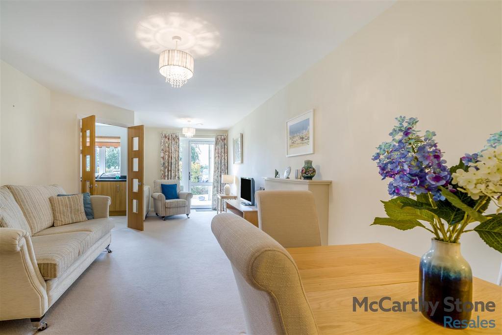 8658031-interior02.jpg