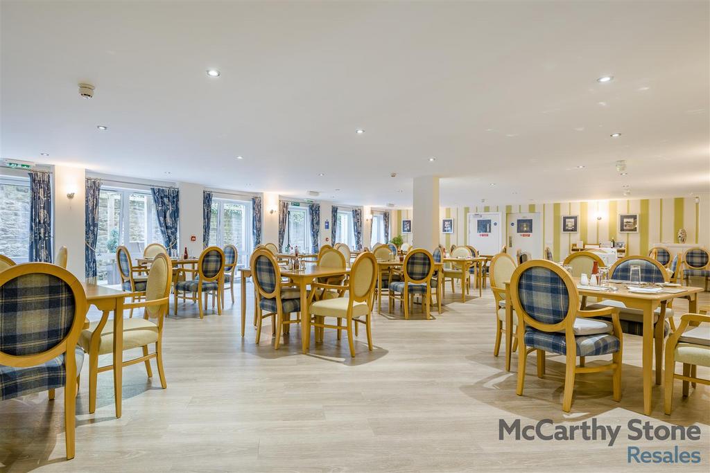 8658031-interior16.jpg
