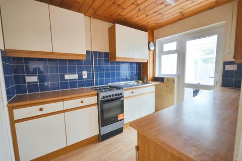 18 Chestnut Way, Gillingham, SP8 4RT