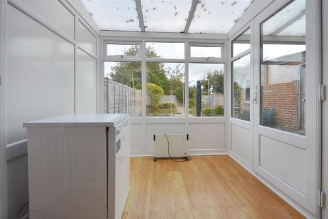18 Chestnut Way, Gillingham, SP8 4RT