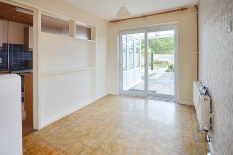 18 Chestnut Way, Gillingham, SP8 4RT