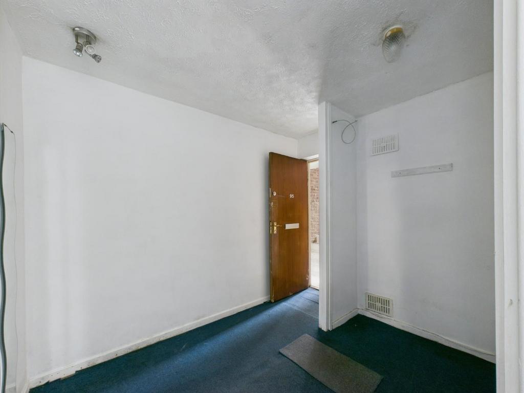 CAM01268 G0-PR0375-STILL006.jpg