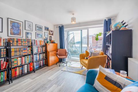 2 bedroom flat for sale, Geoffrey Watling Way, Norwich