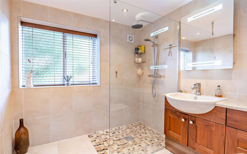 Gf Shower Room