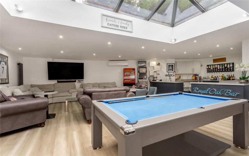 Games Room / Bar