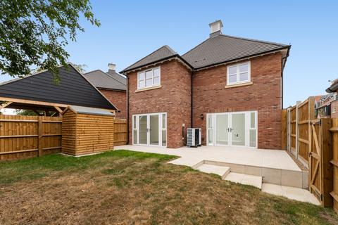 4 bedroom detached house for sale, Tenterfields, Essex CM6