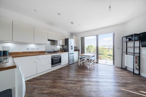 1 bedroom flat for sale, Wey Corner, Walnut Tree Close, Guildford, GU1