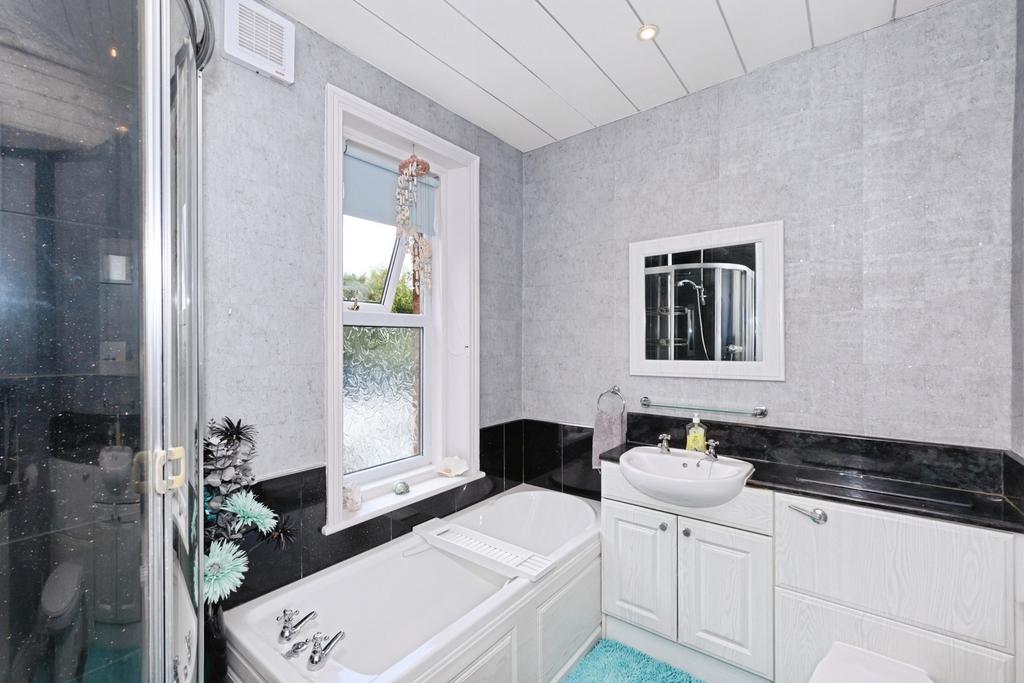 Ensuite Bathroom