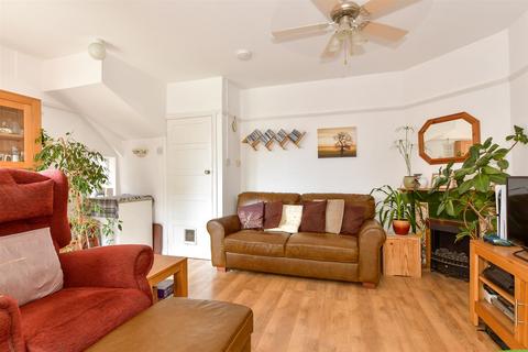 3 bedroom end of terrace house for sale, Lancelot Avenue, Rochester ME2
