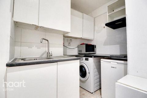 1 bedroom apartment for sale, Studley Road, Luton