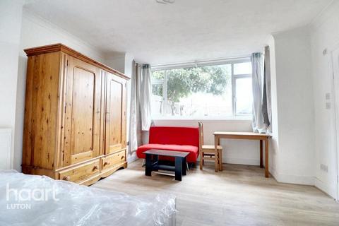 1 bedroom apartment for sale, Studley Road, Luton
