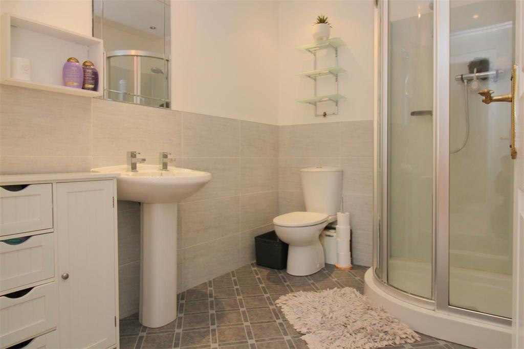 SHOWER ROOM.jpg