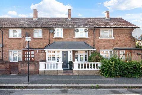 South Molton Road, London, E16