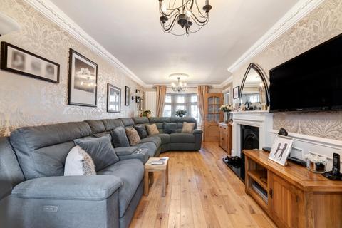 3 bedroom terraced house for sale, South Molton Road, London, E16