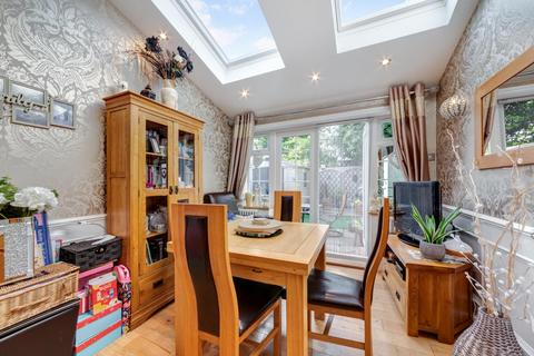 3 bedroom terraced house for sale, South Molton Road, London, E16