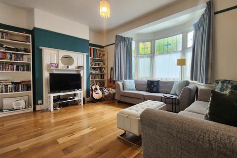 4 bedroom house for sale, Ellesmere Gardens, Redbridge