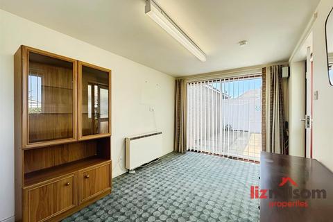 2 bedroom detached bungalow for sale, Mill Hill Lane, Burton-On-Trent DE15