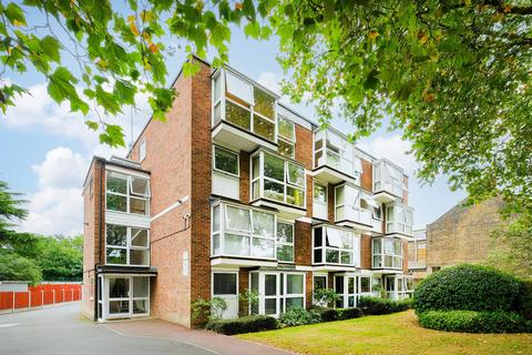 2 bedroom apartment for sale, Heath Court, Hollybush Hill, Wanstead