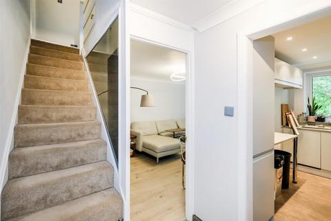 2 bedroom apartment for sale, Heath Court, Hollybush Hill, Wanstead
