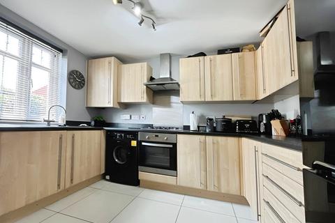 3 bedroom semi-detached house for sale, Chelmsford Close, Swadlincote DE11
