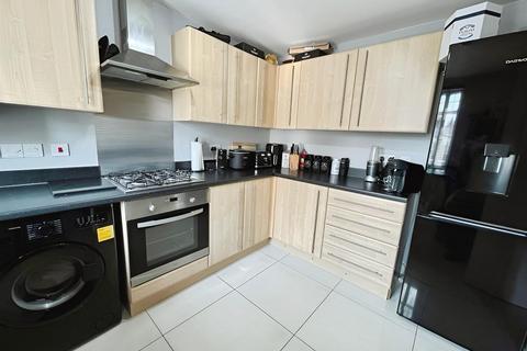 3 bedroom semi-detached house for sale, Chelmsford Close, Swadlincote DE11