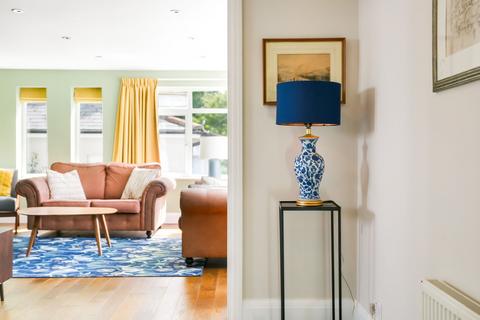 45 Surrenden Crescent, Brighton, BN1 6WE