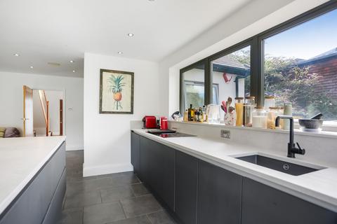 45 Surrenden Crescent, Brighton, BN1 6WE